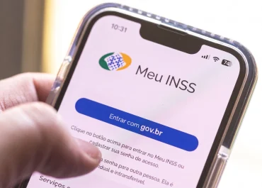 INSS paga dinheiro extra em novembro: veja quem tem direito e qual o valor