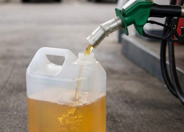 Amazonas suspende venda de gasolina, etanol e diesel em galões para combater queimadas
