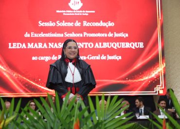 Leda Mara toma posse como PGJ e comandará Ministério Público do Amazonas até 2028